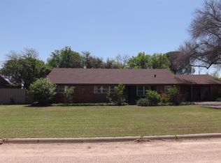 811 SW 1st St, Hamlin, TX 79520