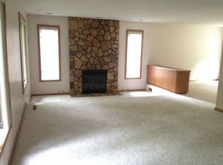 2510 Longfellow Ln, Midland, MI 48640