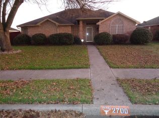 2700 Pioneer Ln, Lancaster, TX 75146