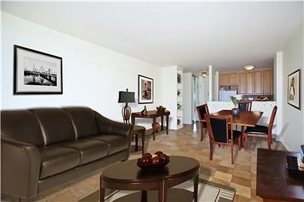 Sold by R New York | media 11