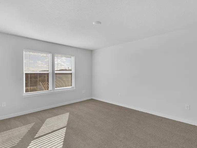 126 Scotland Ln — Photo 24