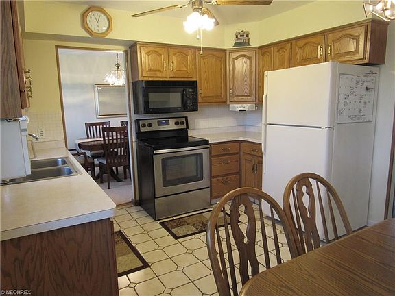 5th image of 22550 Marleen Dr