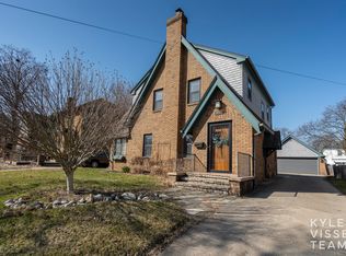 2025 College Ave SE, Grand Rapids, MI 49507