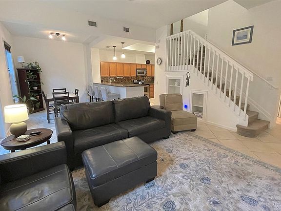 3rd image of 525 SW 18th Avenue #25