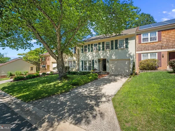 9405 Chatteroy Pl, Gaithersburg, MD 20886