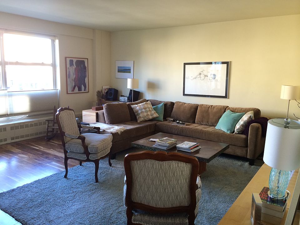 1st image of 70 La Salle St APT 8H