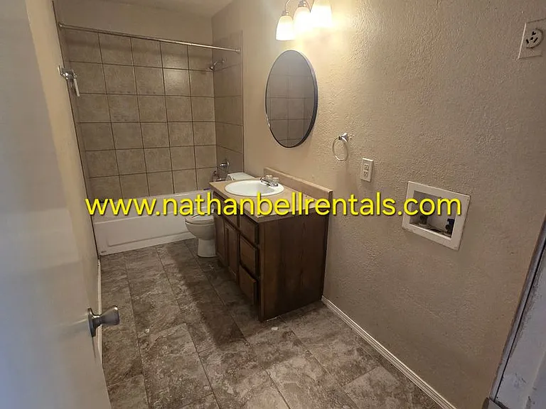 1665-1679 Ballard Dr — Photo 5