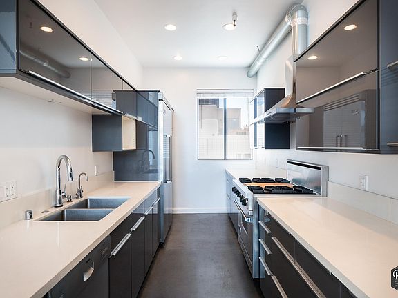 5th image of 1271 Stoner Ave APT 409