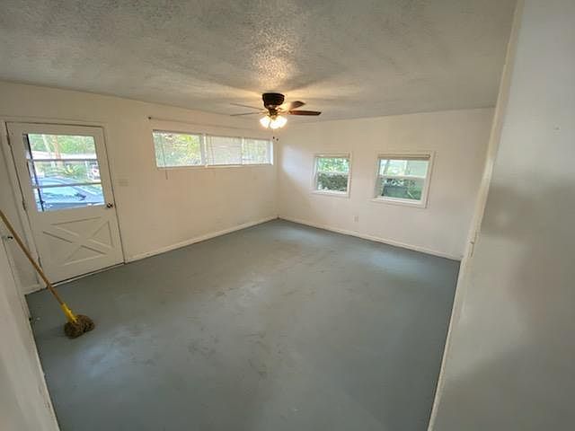 2nd image of 903 S Madison Dr