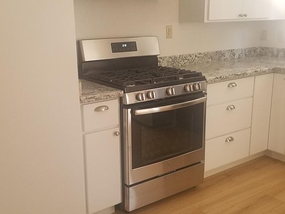 4th image of 241 Cuesta Dr