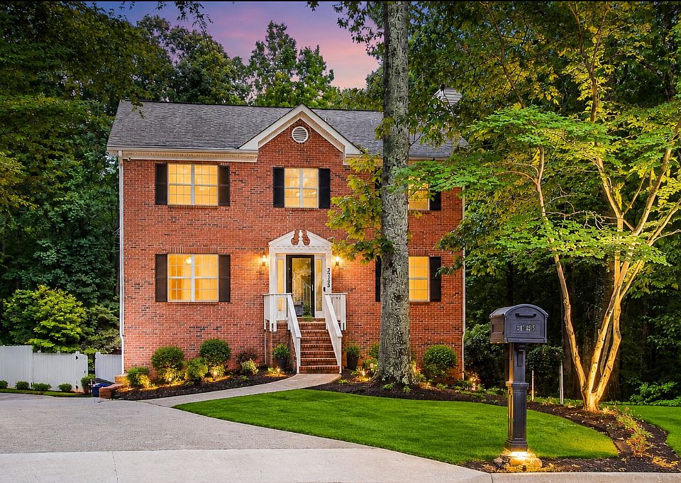 1st image of 3735 Warwick Way