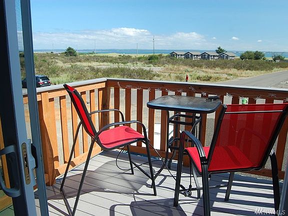 3rd image of 324 Marina View Pl