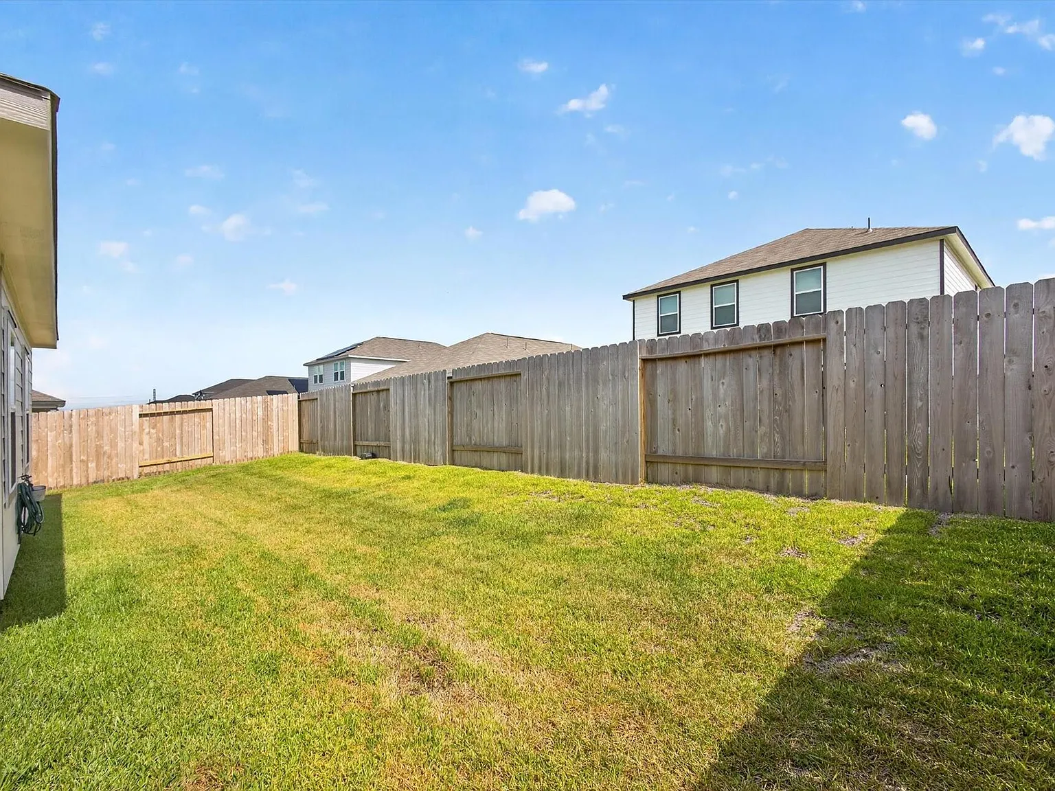 3 bed, 2.0 bath, 1412 sqft, $1,890 — Photo 4