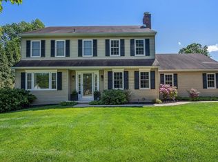10 Newtown Woods Rd, Newtown Square, PA 19073