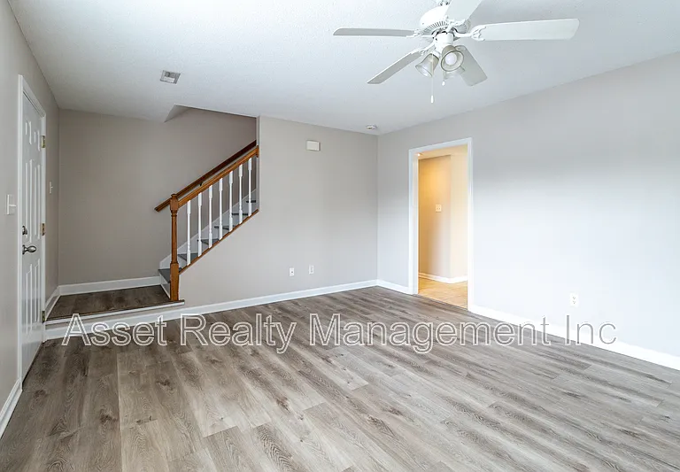 836 Duchess Way — Photo 5