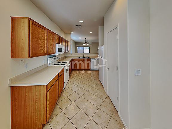 4th image of 2787 E Superior Rd