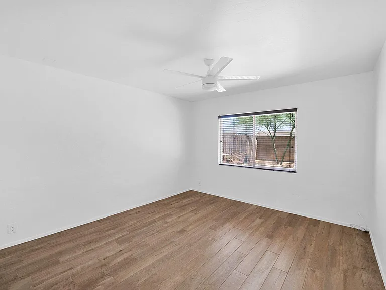 547 W San Juan Ave #B — Photo 7