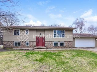 2601 E 121st St, Burnsville, MN 55337