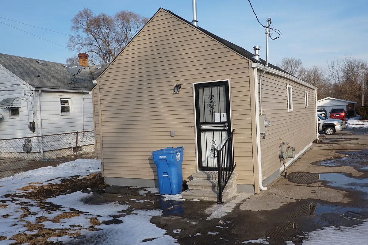 Building Photo - 3740 Spruce St