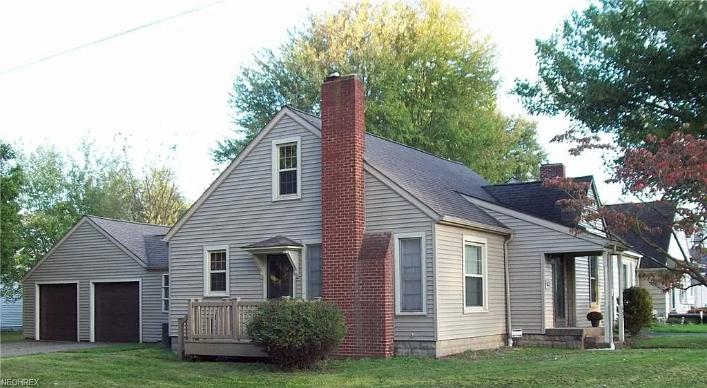 607 Central Parkway Ave SE photo 1