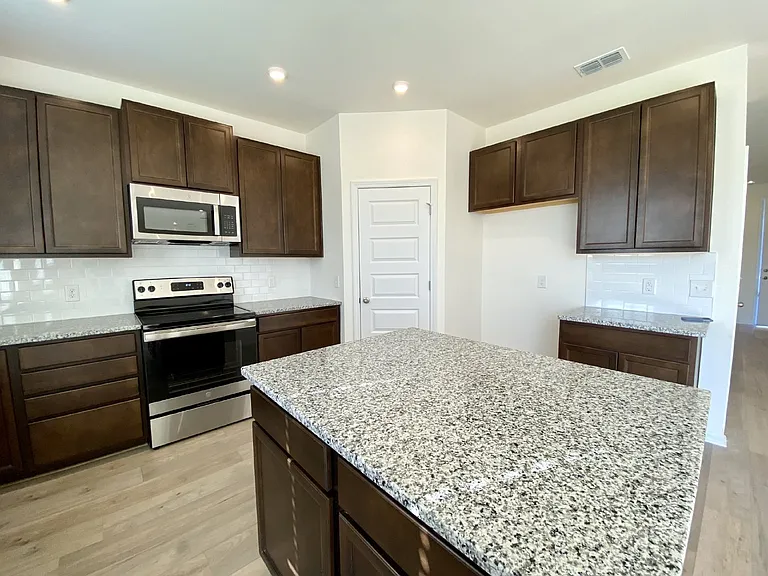 82 Mainland Lakes Dr — Photo 5