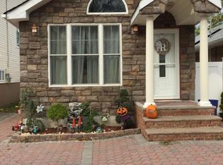 29 Marscher Pl, Staten Island, NY 10309