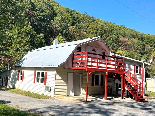 1858 Lucas Hollow Rd, Stanley, VA 22851