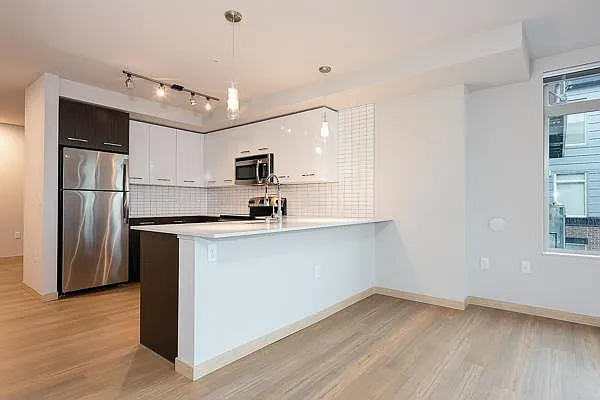 Zephyr Apartments — Photo 19