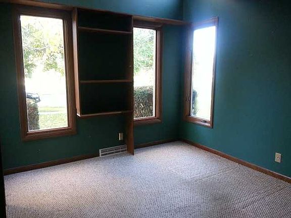4th image of 570 Candyce Ct
