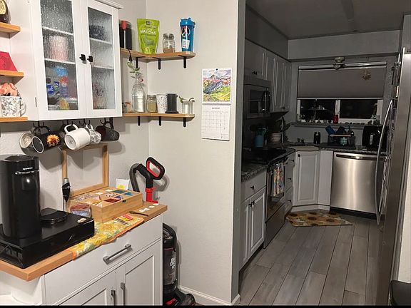 2nd image of 525 N Midland Ave