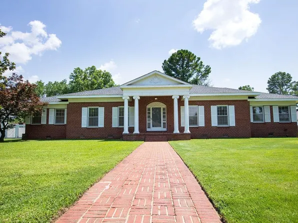 1100 Pasadena Ave, Muscle Shoals, AL 35661