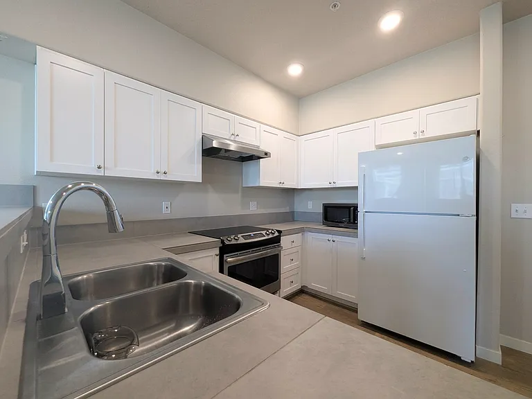 17126 SW Snowdale St #208 — Photo 5