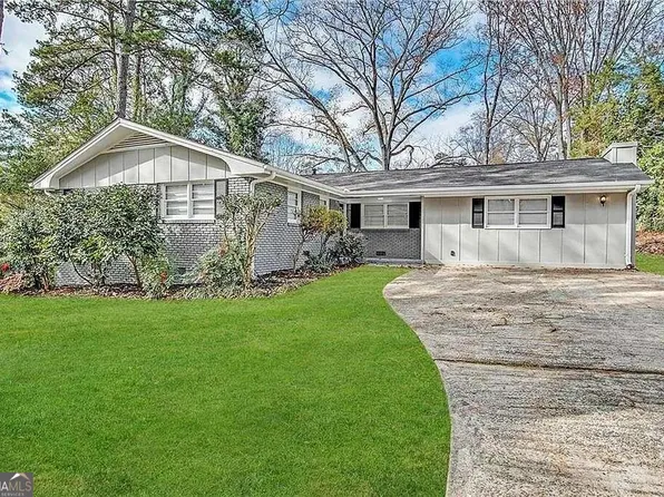 429 Colchester Dr, Stone Mountain, GA 30088