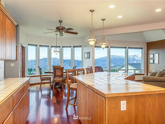 5th image of 615 Chelan Trails Road