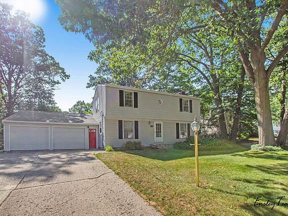 3rd image of 4587 Pemberley Ave NW