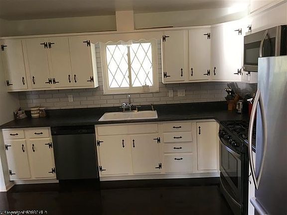3rd image of 1820 Martha Ave