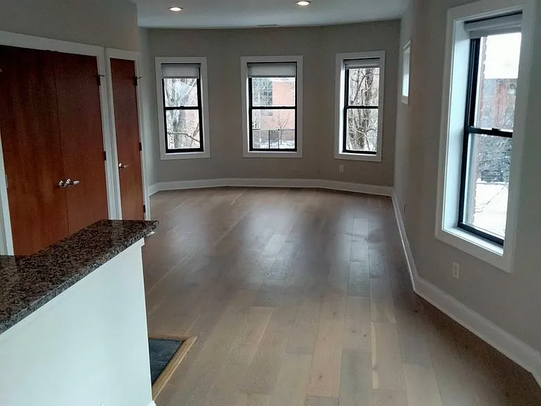 45 Imlay St — Photo 2