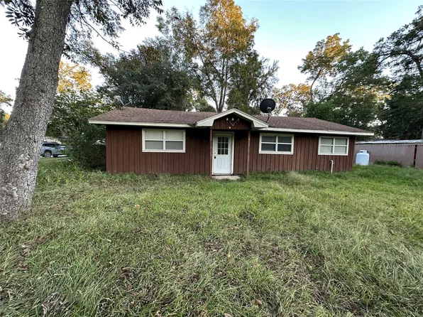 463 W Taylor Lake Cir, Livingston, TX 77351