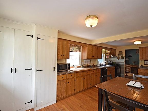 4th image of 224 Saint Camille St
