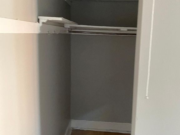 5th image of 1005 W Oakdale Ave #3