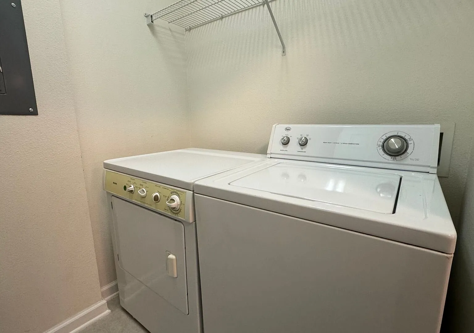 11251 Campfield Dr — Photo 2
