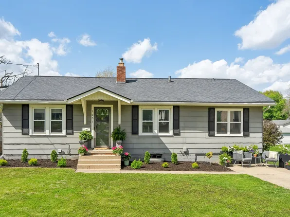 1251 Pleasant View Dr, Des Moines, IA 50315