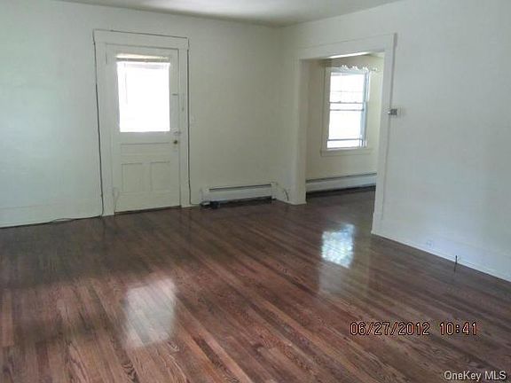 4th image of 23 Doral Dr