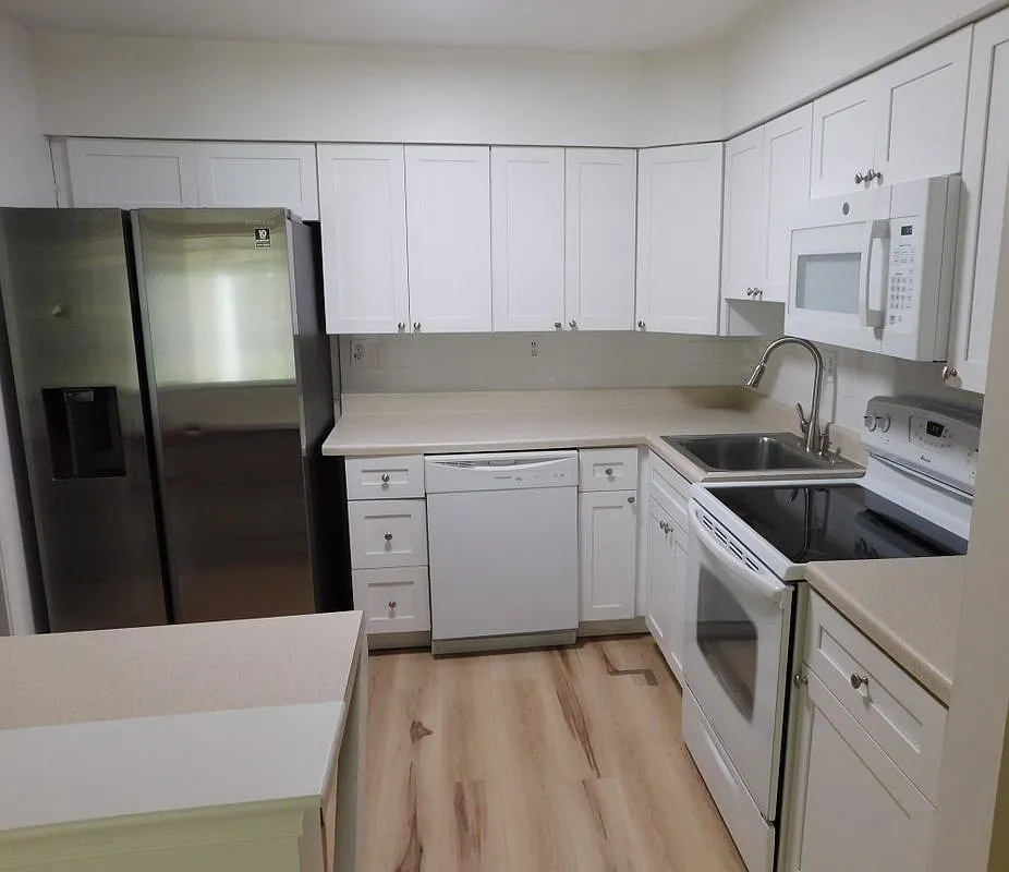 2 bed, 1.5 bath, 1171 sqft, $2,400 — Photo 2