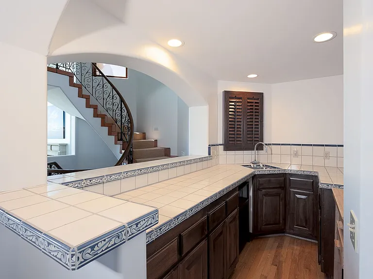 3265 Ocean Dr — Photo 7