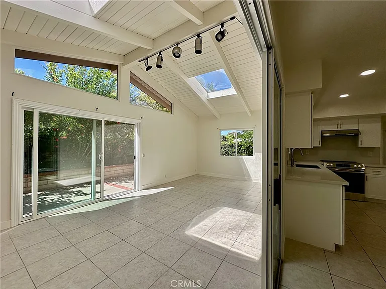 15 Butler St — Photo 17