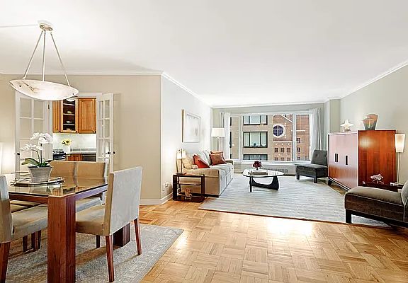 5th image of 200 Central Park S APT 19F