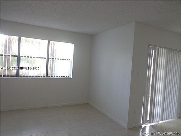 5th image of 540 S Park Rd #159