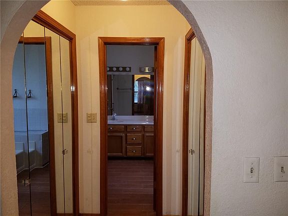 5th image of 777 Colchester Dr