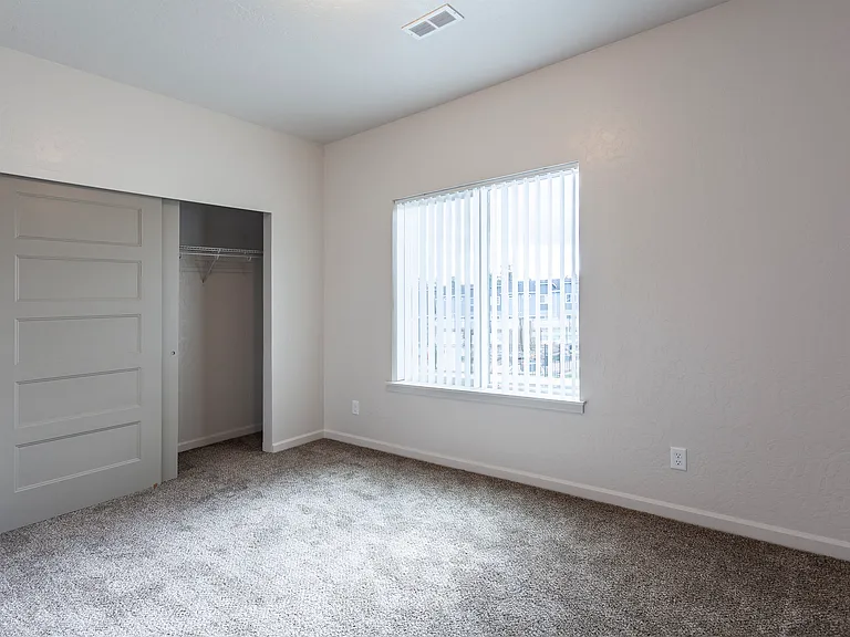 Prairie Pointe Apartments and Townhomes — Photo 107
